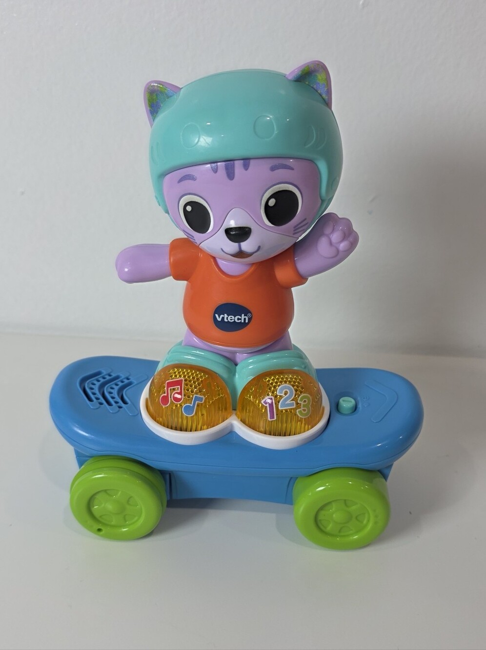 Pull Back Skater Cat